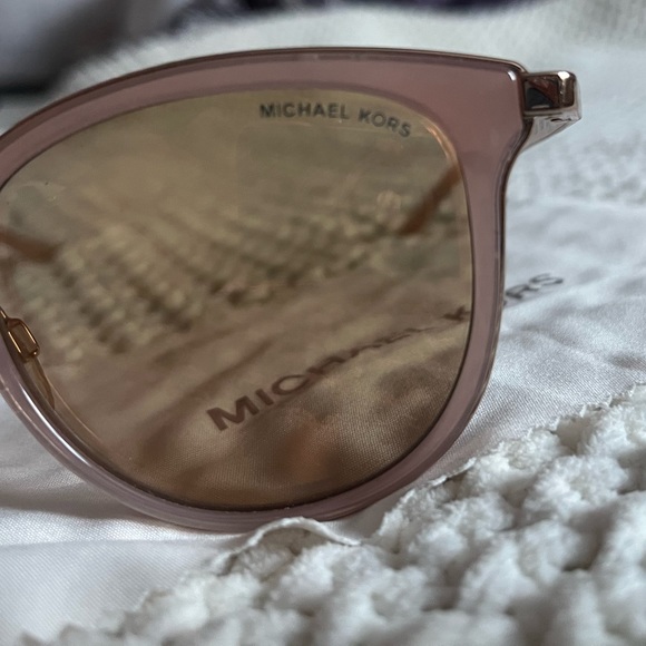 Michael Kors Woman’s sunglasses - Picture 4 of 6